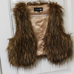 Cropped faux fur vest